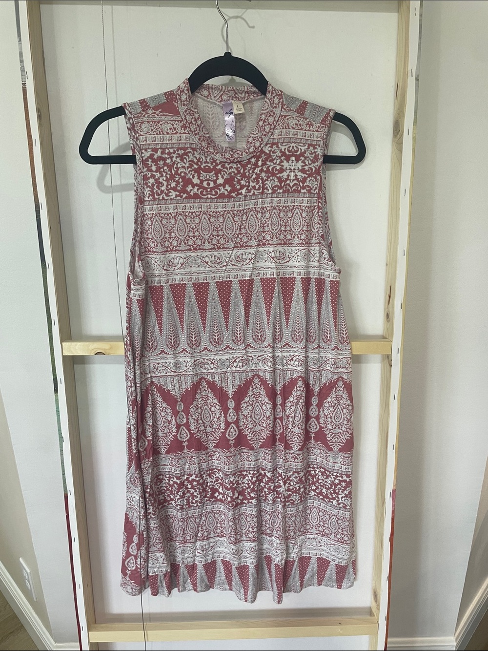 Sleeveless Patterned mauve pink -White Dress